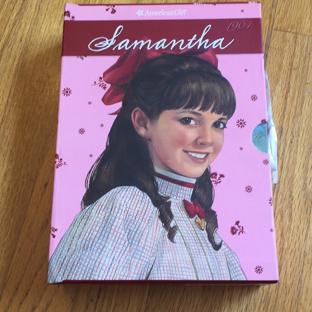 Books - Picture 2 of 5